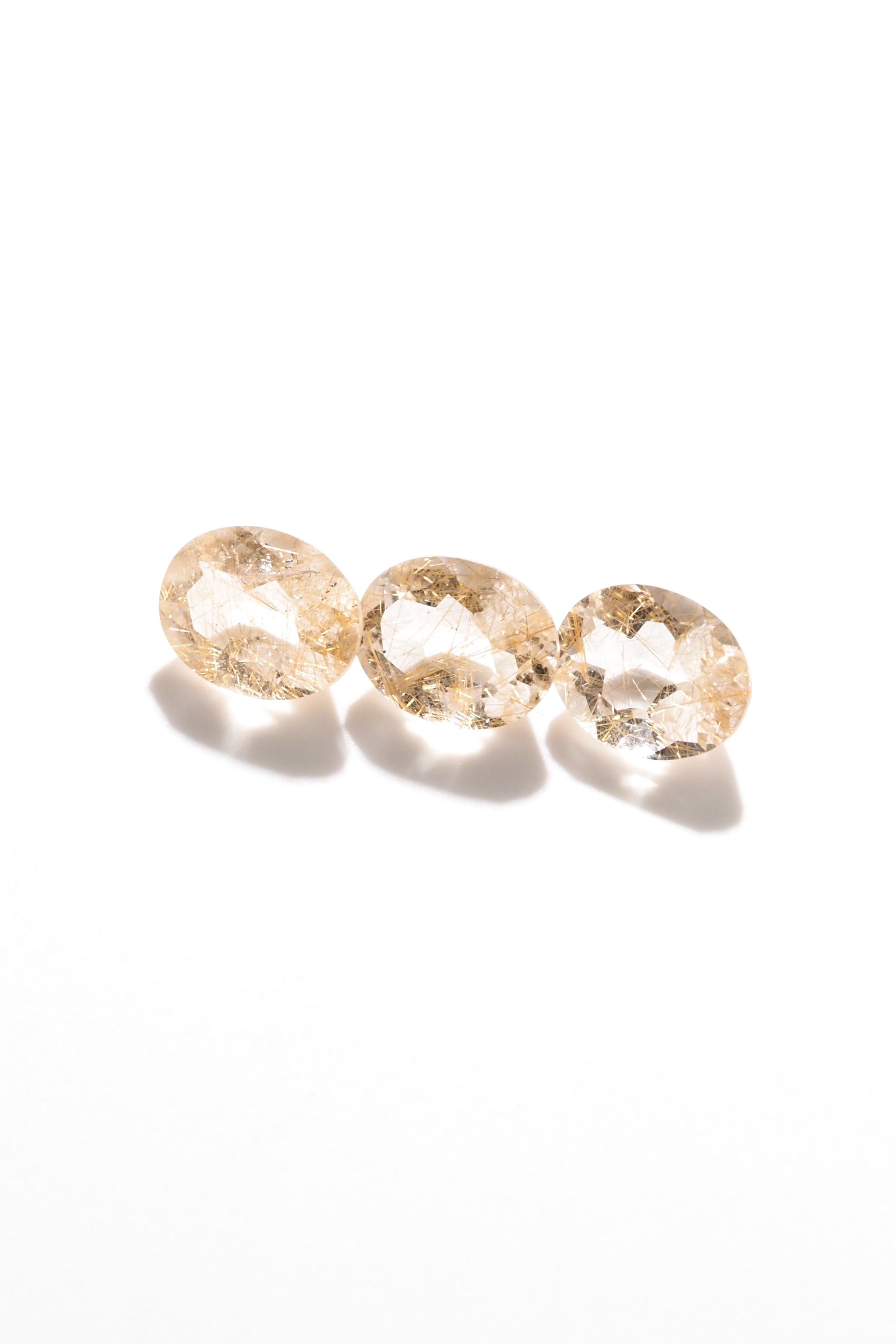 シャンパンゴールド　ルチルクォーツ　マニフェステーション　ダウ カット ルチルクォーツ マニフェステーション ダウ カット シャンパン