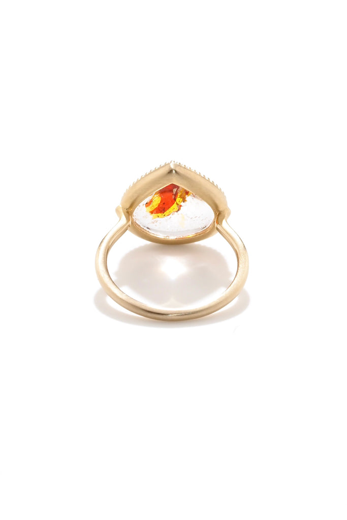 ジュエリースタジオMASHIROのカラーストーンアップサイクルジュエリー。オーロラクォーツ（ライモナイトインクォーツ）のミルグレインリング。シャンパンゴールドマット。内部に金魚や熱帯魚が泳いでいるような極上のオーロラクォーツ