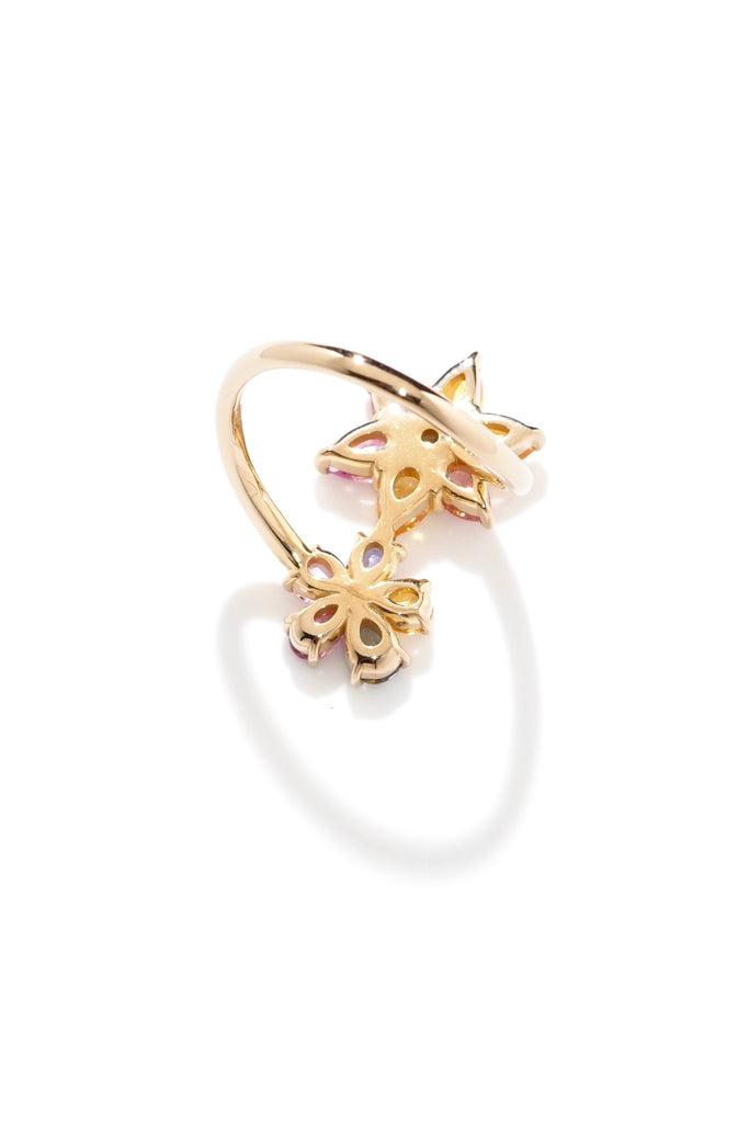 ジュエリースタジオMASHIROのカラーストーンアップサイクルジュエリー。マルチカラーサファイアのひまわりと花火をモチーフにしたダブルウェーブフォークリング。シャンパンゴールド