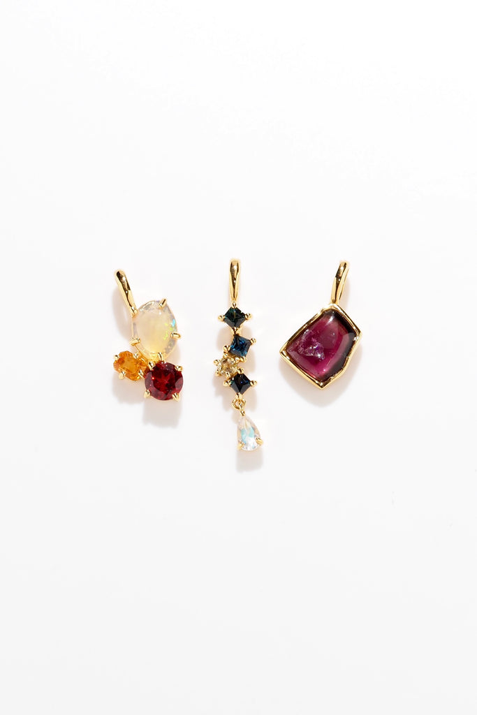 ジュエリースタジオMASHIROのアップサイクルカラーストーンジュエリー。８月のスペシャルチャームセット（ペンダントトップ）。イエローゴールド。