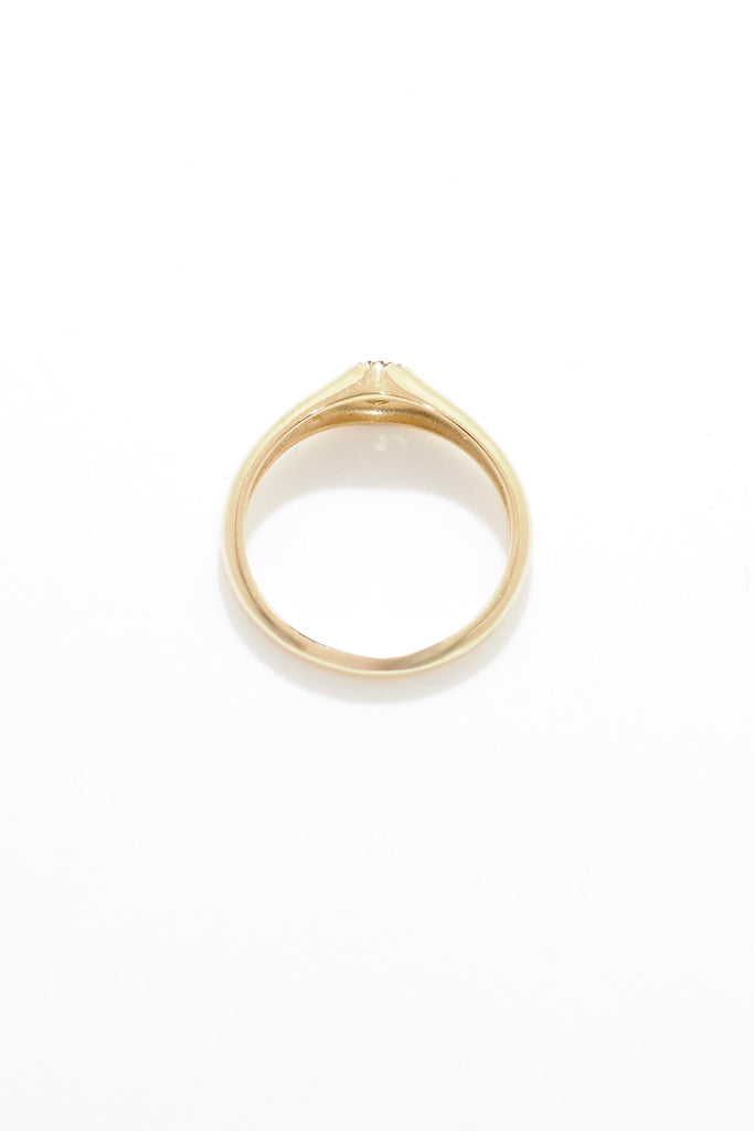 ジュエリースタジオMASHIROのアップサイクルジュエリー。南アフリカ産のオールドマインダイヤモンド・約0.16ct・av 3.5mm。シャンパンゴールドカラーのミルグレインデザインのロックリング。