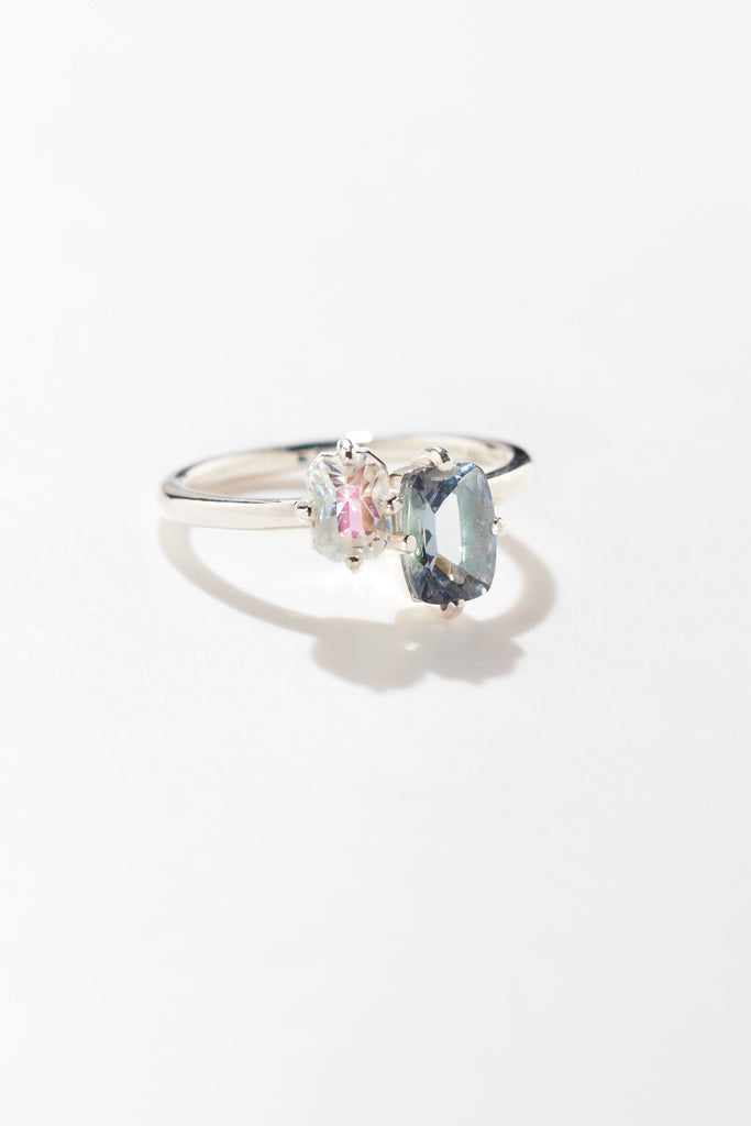 ジュエリースタジオMASHIROのアップサイクルジュエリー。レインボームーンストーン・オクタゴンカット・約0.60ct・約3*6mm・マダガスカル産｜バイカラータンザナイト・クッションカット・約0.84ct・約7.1*5mm・タンザニア産。スターリングシルバーのコンビリング。