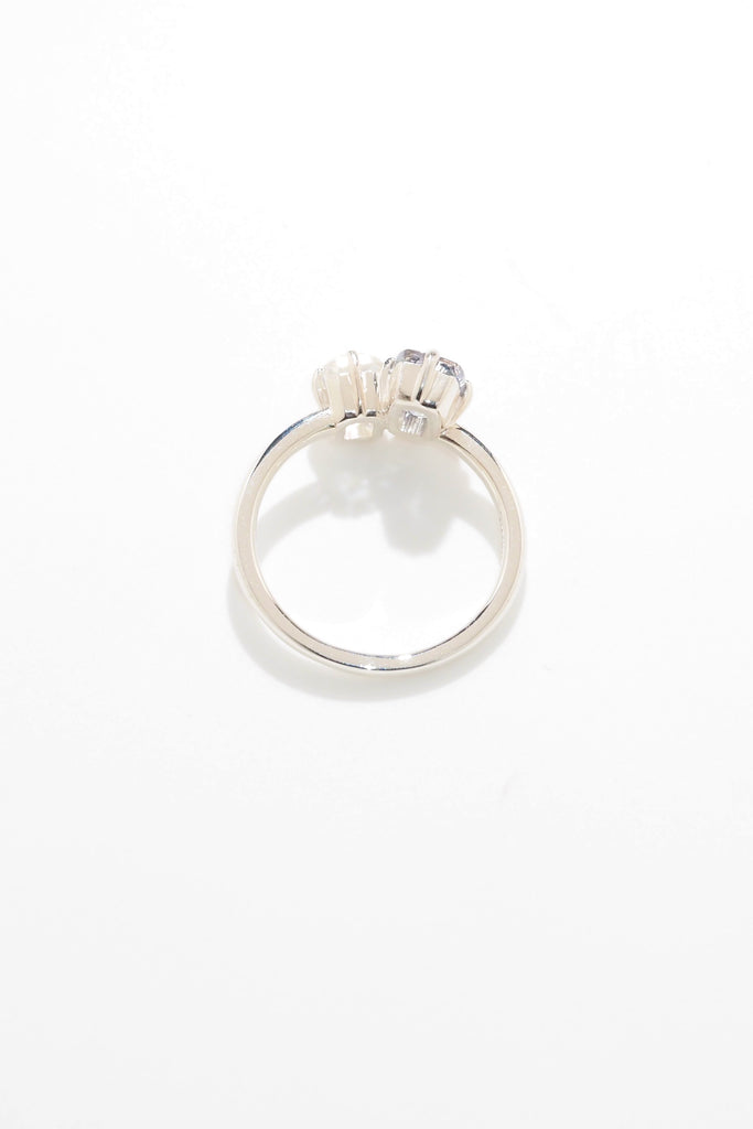 ジュエリースタジオMASHIROのアップサイクルジュエリー。レインボームーンストーン・オクタゴンカット・約0.60ct・約3*6mm・マダガスカル産｜バイカラータンザナイト・クッションカット・約0.84ct・約7.1*5mm・タンザニア産。スターリングシルバーのコンビリング。