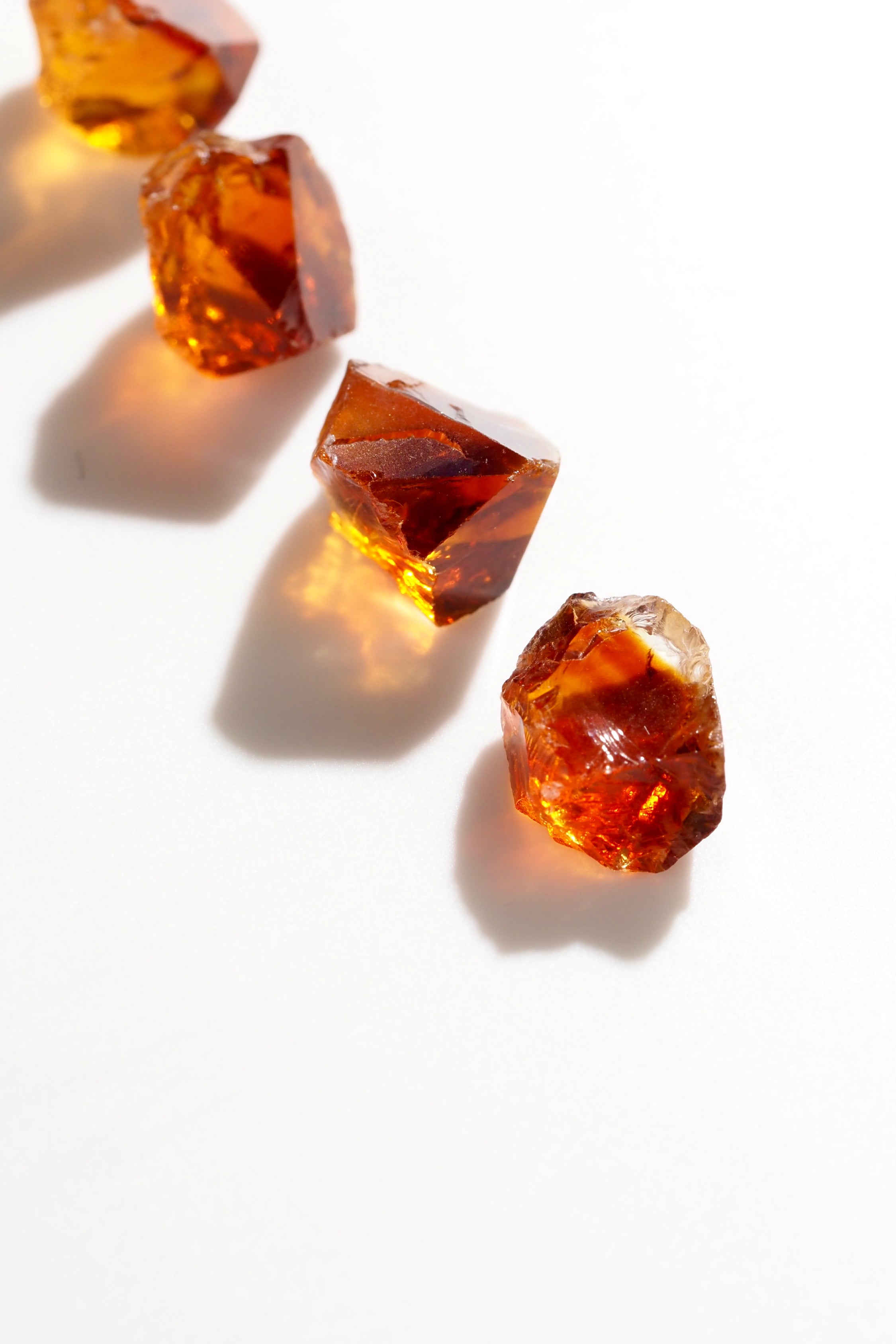 特別価格】マディラシトリン・ブラジル産極上原石セレクション001