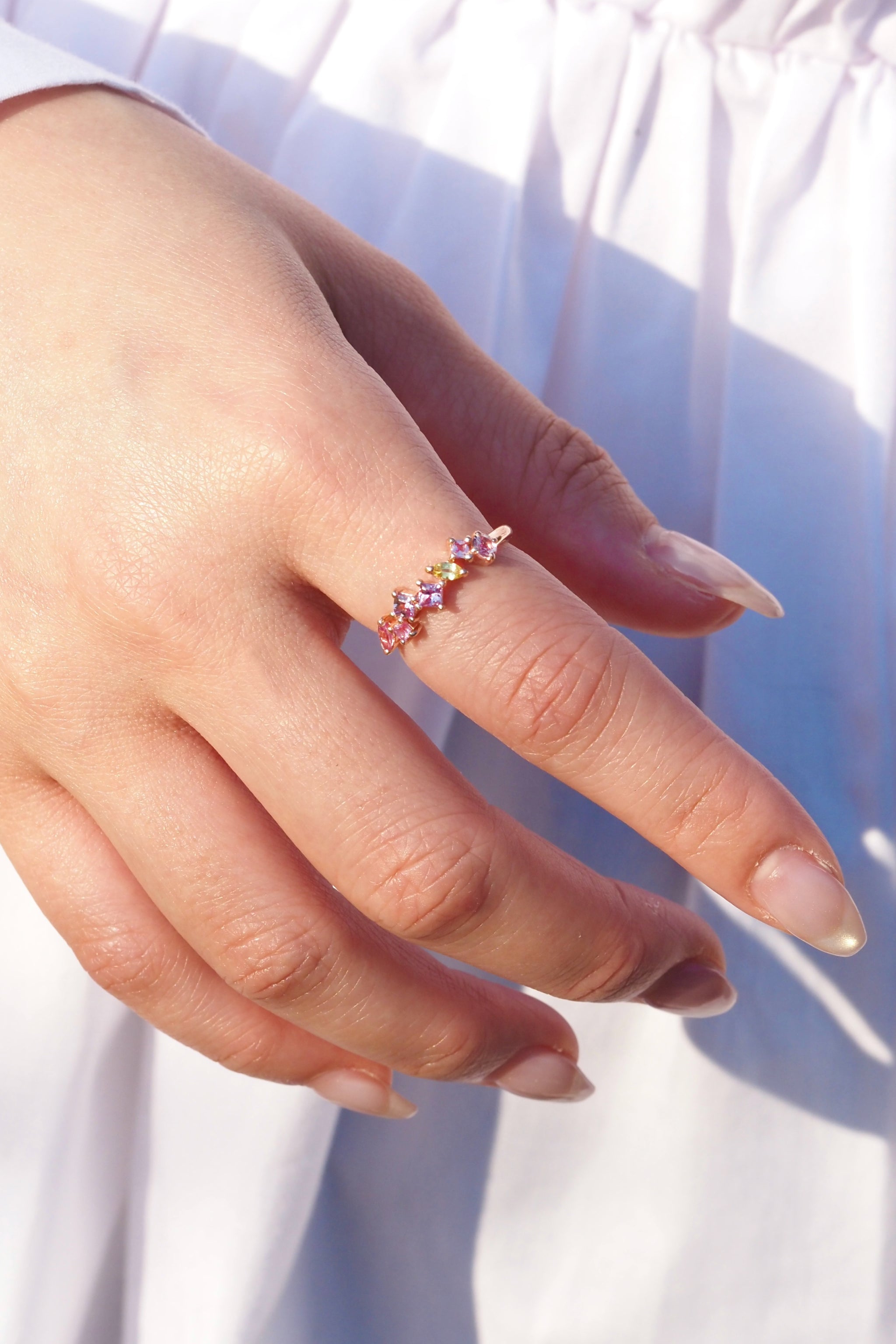 マルチカラーサファイア・エタニティリング・ピンクゴールド｜眠れる