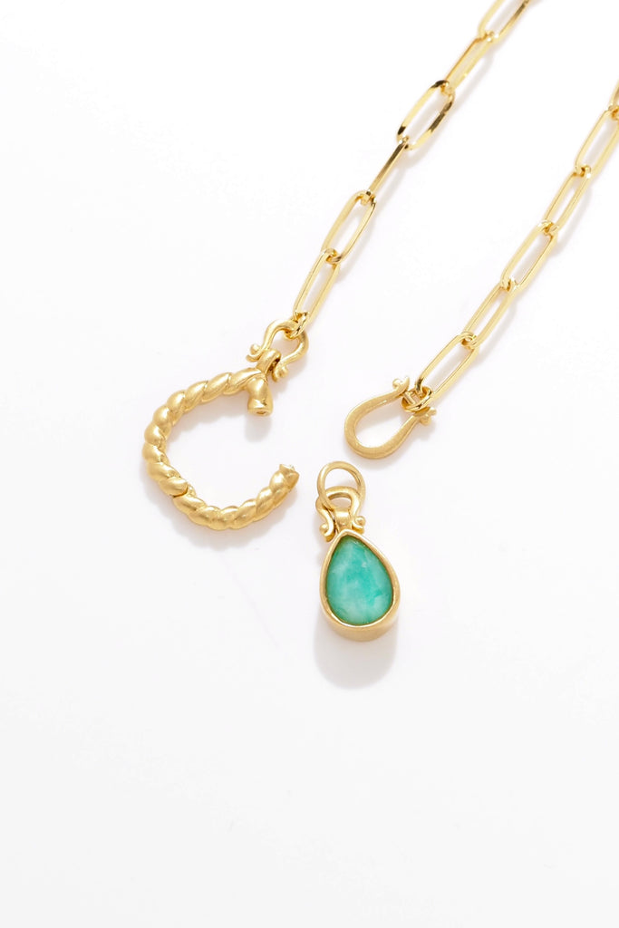 ジュエリースタジオMSAHIROのセミオーダーメイドジュエリーデザイン、オメガループブレスレット。オメガデザインのモチーフとクリップチェーン、フロントフックが融合したデザイン。宝石（ルース）からのお仕立てやジュエリーからのオーダージュエリー＆リメイク（リフォーム）に対応。