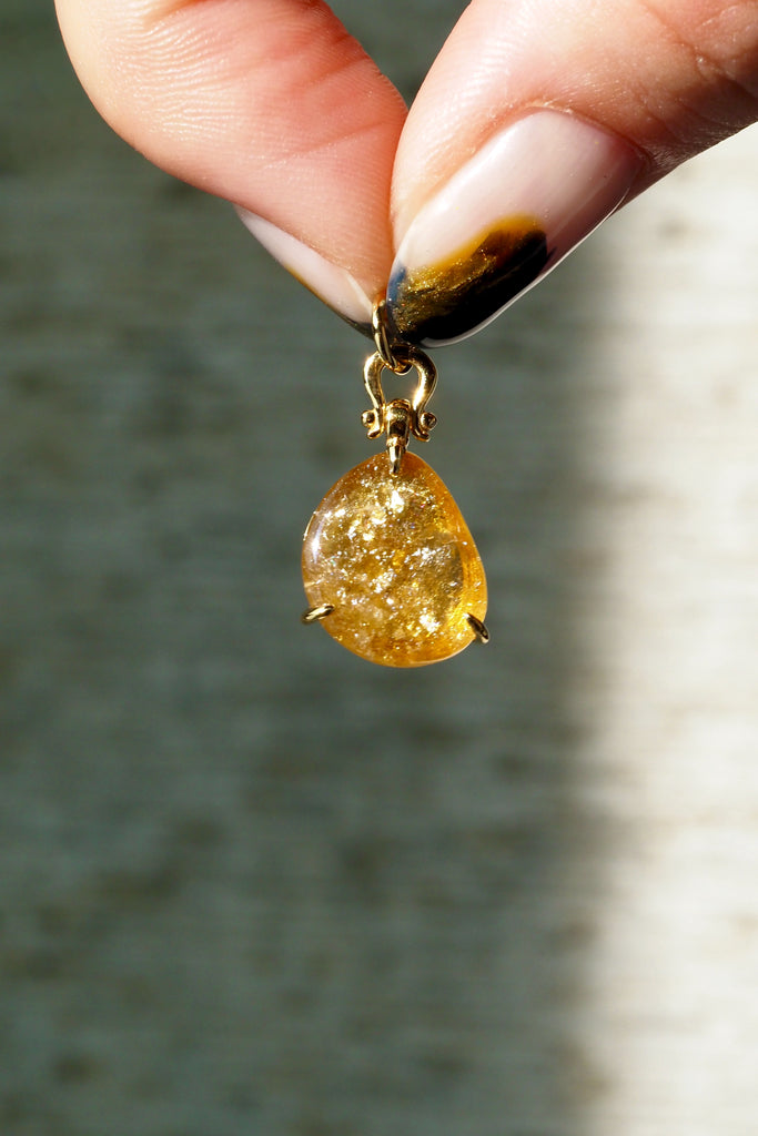 ジュエリースタジオMSAHIROのセミオーダーメイドジュエリーデザイン、オメガループブレスレット。オメガデザインのモチーフとクリップチェーン、フロントフックが融合したデザイン。宝石（ルース）からのお仕立てやジュエリーからのオーダージュエリー＆リメイク（リフォーム）に対応。