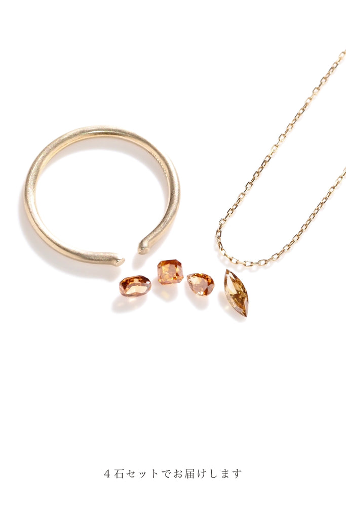 ①ダイヤモンド・マーキスカット・0.19ct・6.4*2.5mm・南アフリカ産②ダイヤモンド・オーバルカット・0.19ct・4*2.7mm・南アフリカ産③ダイヤモンド・ペアシェイプカット・0.13ct・4*2.7mm・南アフリカ産｜④ダイヤモンド・オクタゴンカット・0.20ct・3.2*2.9mm・南アフリカ産の着用イメージ