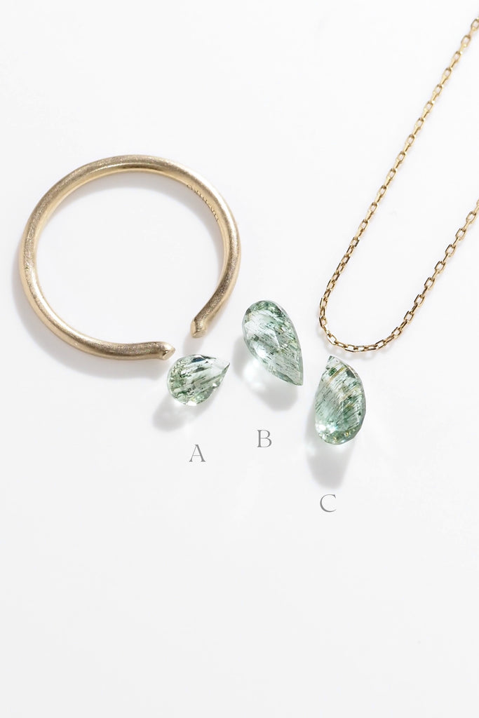 ジュエリースタジオMASHIROのルース（宝石）販売ページ。ブラジル産グリシアンベリル（グリーンルチルインベリル）のペアシェイプカット個体たち。