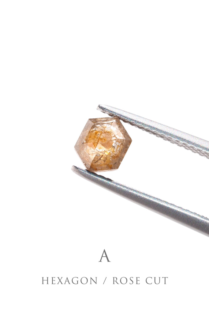 ①ダイヤモンド・ヘキサゴンカット・0.910ct・6.9*5.2mm・オーストラリア産