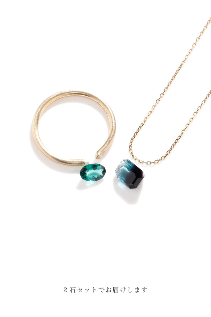 ①インディゴライトトルマリン・オーバル・0.414ct・5.9*4.1mm・コンゴ産②インクブルーバイカラートルマリン・オクタゴン・1.24c・6.5*5.3mm・アフガニスタン産の着用イメージ
