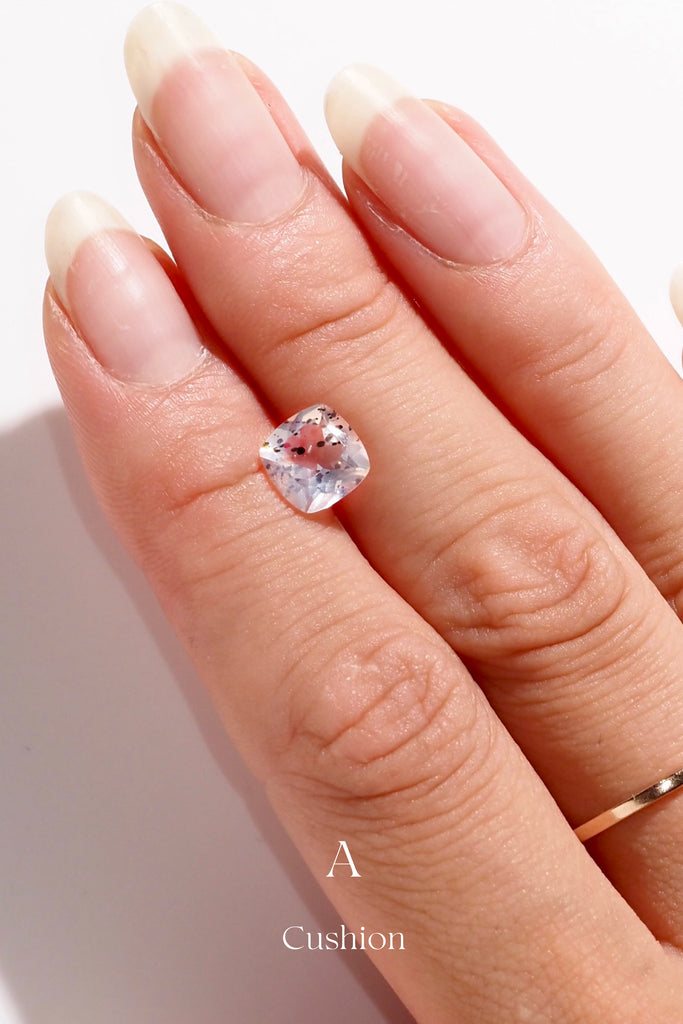 ドットインローズクォーツ・クッションカット・ブラジル産