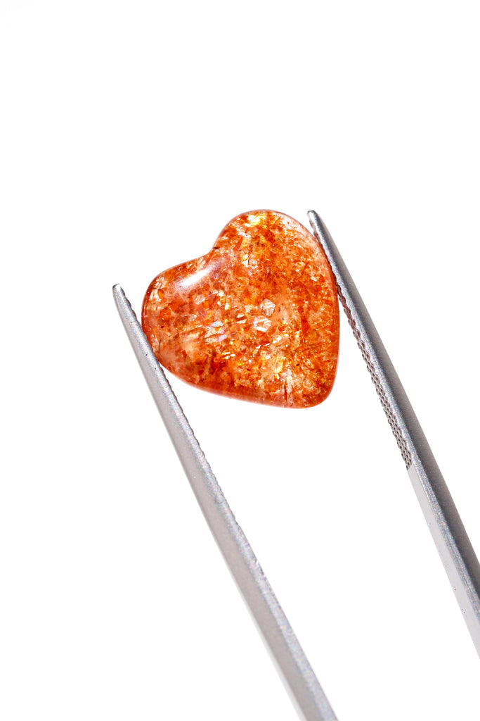 ジュエリースタジオMASHIROのルース（宝石）販売ページ。イリュージョンサンストーン・タンザニア産・ハートシェイプ・6カラット