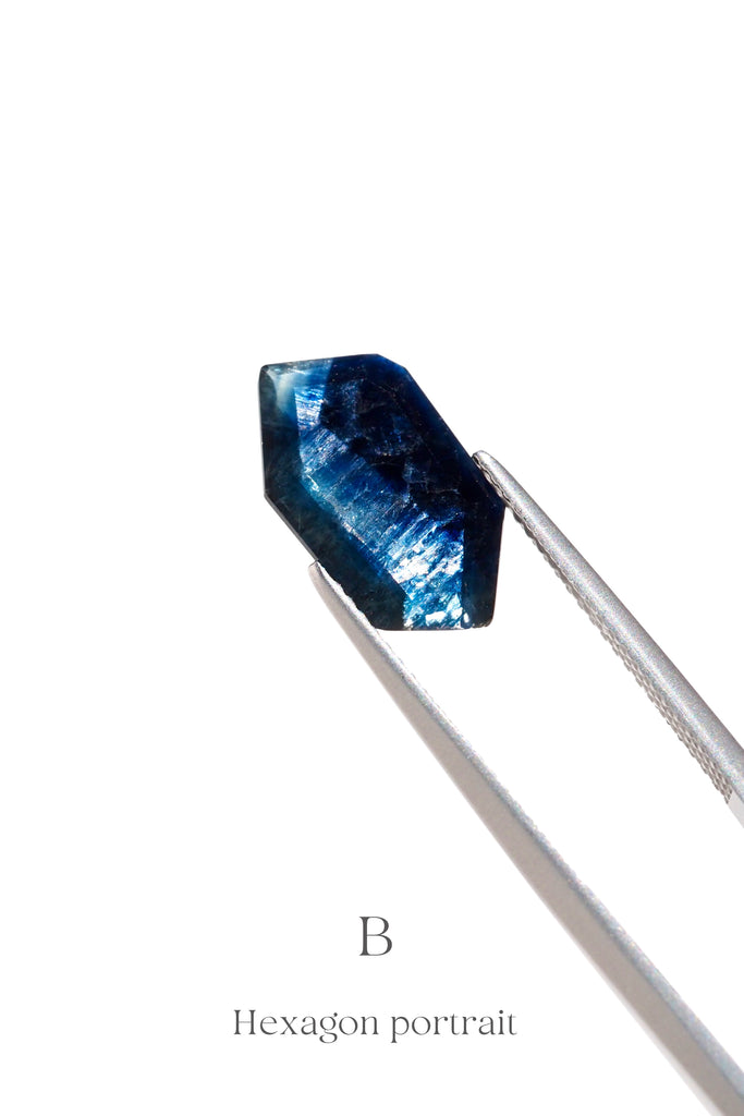 ジュエリースタジオMASHIROがお届けする宝石たち。マダガスカル産のスパークリングブルーサファイア。B：ヘキサゴンカット・3.60ct・15.5*8.5mm。
