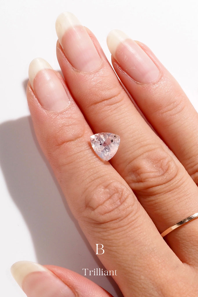 ドットインローズクォーツ・トリリアントカット・ブラジル産