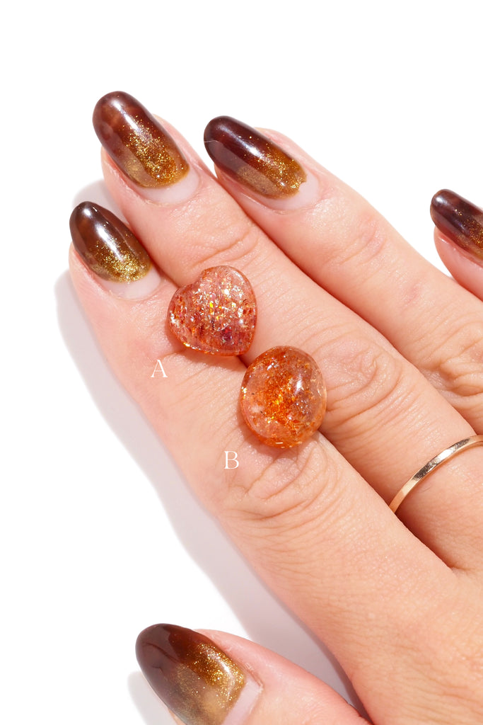 ジュエリースタジオMASHIROがお届けする宝石。タンザニア産のイリュージョンサンストーン・ハートシェイプカット・5.518ct・12.8*12.8mm・と、オーバルカット・7.818ct・14.4*11.8mmの２つの宝石