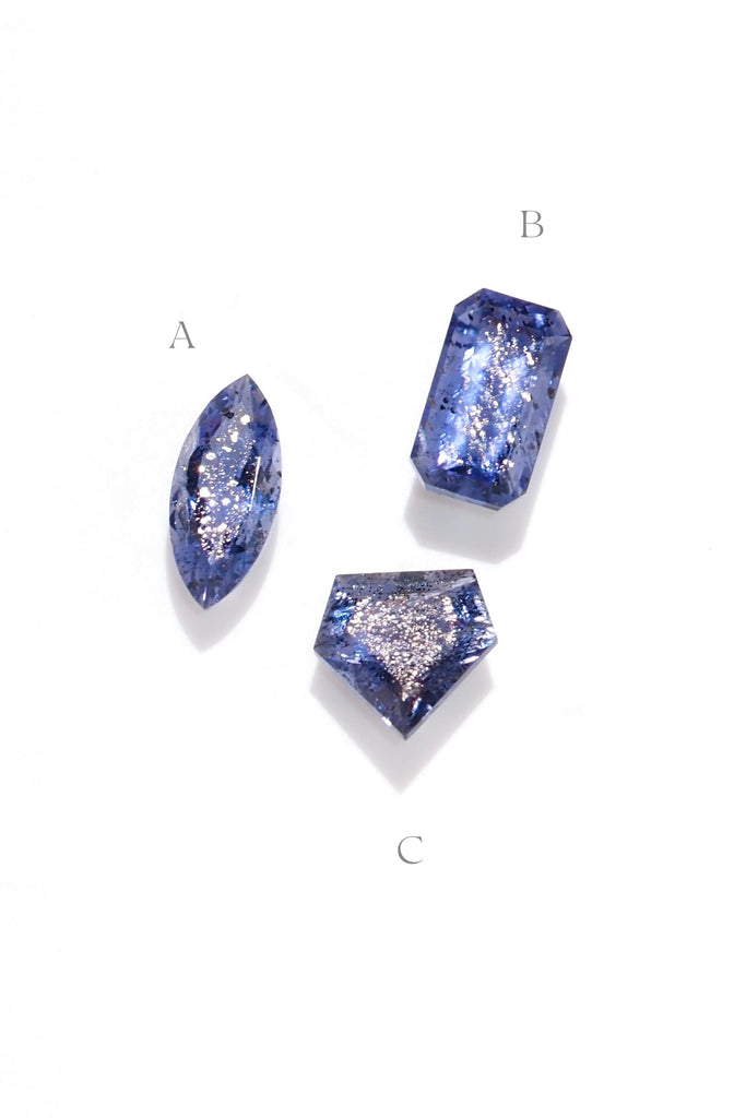 ジュエリースタジオMASHIROがお届けする宝石たち。ブラジル産アイオライトサンストーン・スパークリングギャラクシー。A：マーキスカット・1.16ct5*11.5mm。B：オクタゴンカット・2.01ct・5.7*10mm。C：ペンタゴンカット・1.38ct・8.5*8.6mm