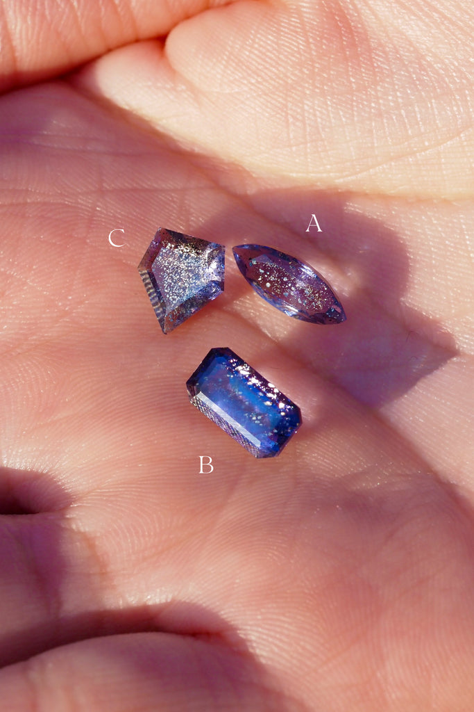 ジュエリースタジオMASHIROがお届けする宝石たち。ブラジル産アイオライトサンストーン・スパークリングギャラクシー。A：マーキスカット・1.16ct5*11.5mm。B：オクタゴンカット・2.01ct・5.7*10mm。C：ペンタゴンカット・1.38ct・8.5*8.6mm