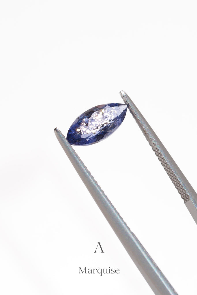 ジュエリースタジオMASHIROがお届けする宝石たち。ブラジル産アイオライトサンストーン・スパークリングギャラクシー。A：マーキスカット・1.16ct5*11.5mm。