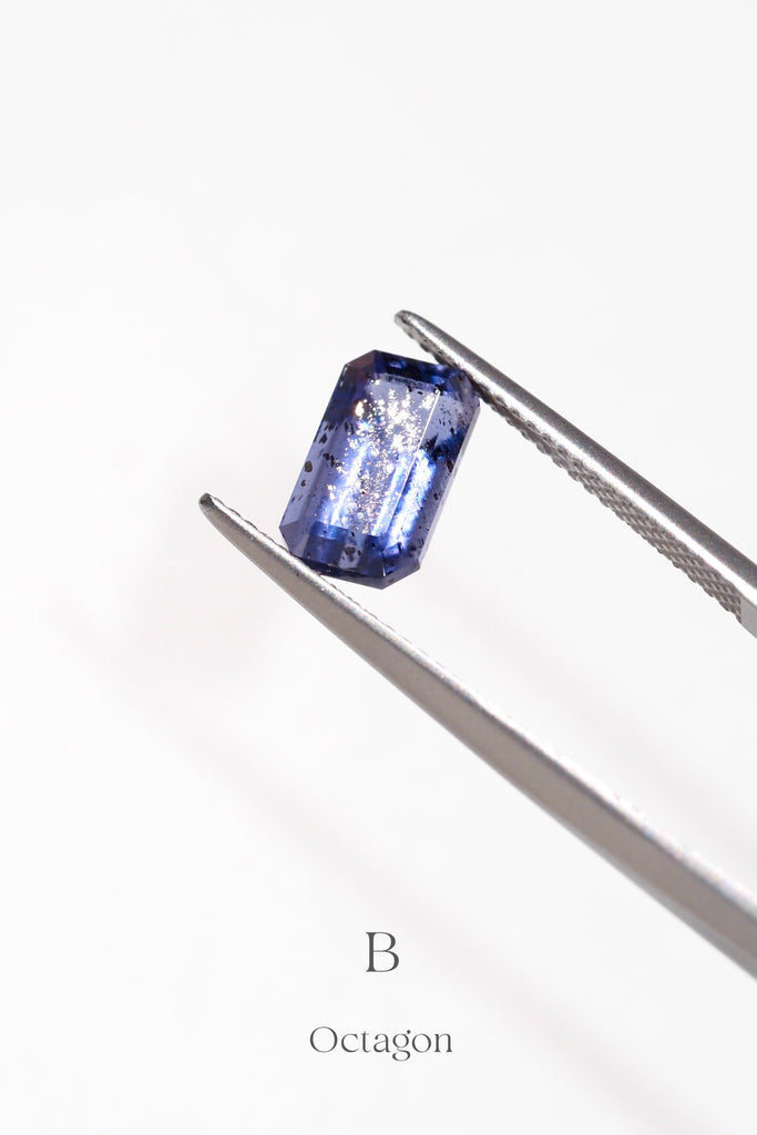 ジュエリースタジオMASHIROがお届けする宝石たち。ブラジル産アイオライトサンストーン・スパークリングギャラクシー。B：オクタゴンカット・2.01ct・5.7*10mm。