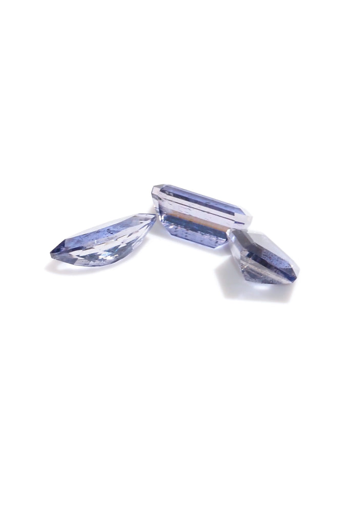 ジュエリースタジオMASHIROがお届けする宝石たち。ブラジル産アイオライトサンストーン・スパークリングギャラクシー。A：マーキスカット・1.16ct5*11.5mm。B：オクタゴンカット・2.01ct・5.7*10mm。C：ペンタゴンカット・1.38ct・8.5*8.6mm