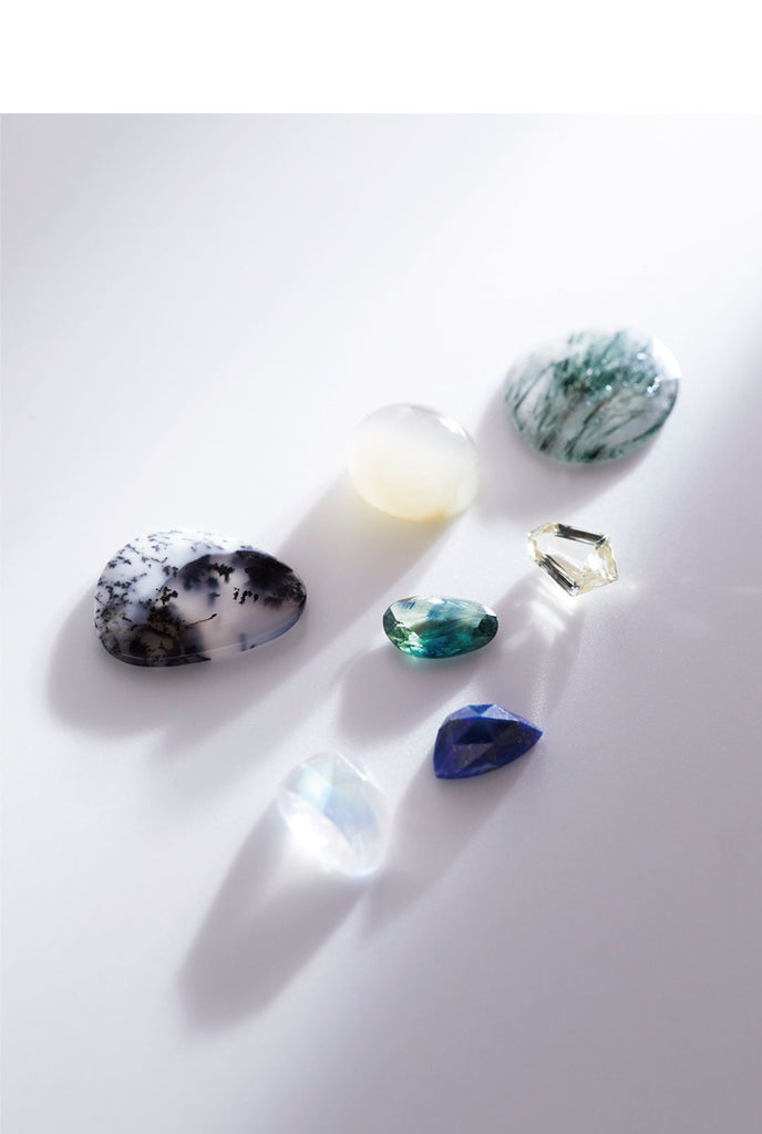 MASHIRO冬の宝石を並べた写真