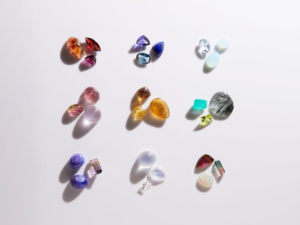 MASHIRO宝石をカラー別に並べた写真