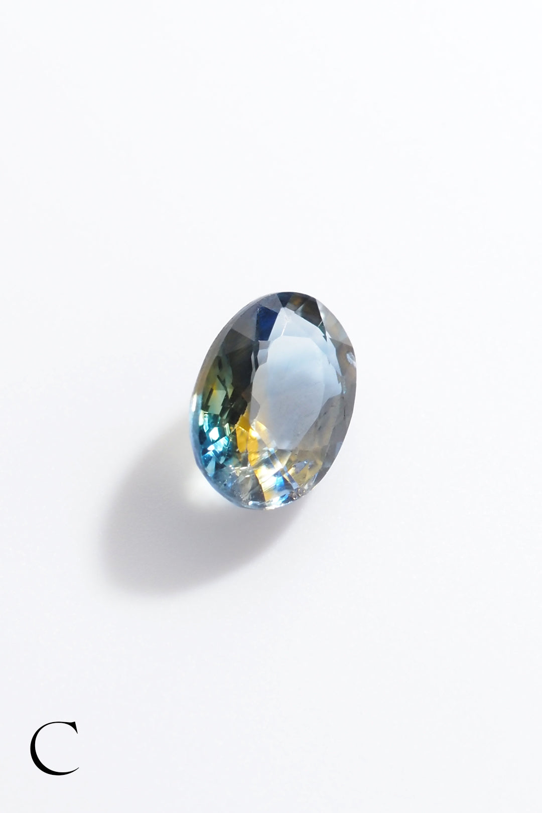 合成バイカラーサファイア 原石 合成バイカラーサファイア [015301