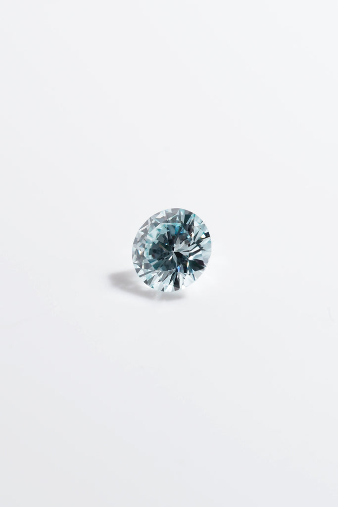 MASHIROアイスブルーダイヤモンド・ラウンドブリリアントカット１石の写真