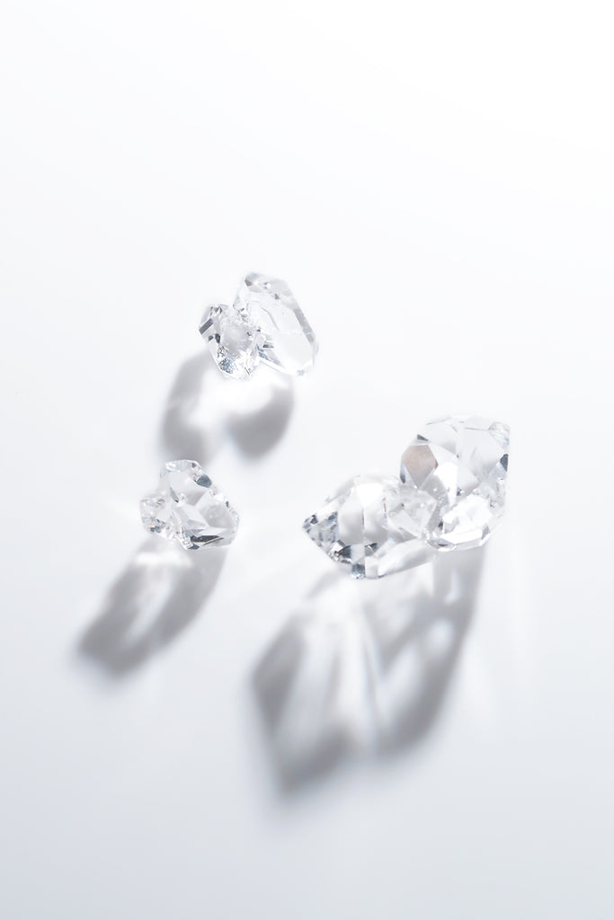 MASHIROハーキマーダイヤモンド3石の集合した写真