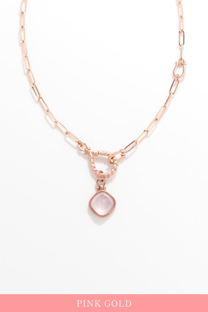 ジュエリースタジオMSAHIROのセミオーダーメイドジュエリーデザイン、オメガループネックレス。オメガデザインのモチーフとクリップチェーン、フロントフックが融合したデザイン。宝石（ルース）からのお仕立てやジュエリーからのオーダージュエリー＆リメイク（リフォーム）に対応。ローズクォーツとピンクゴールド