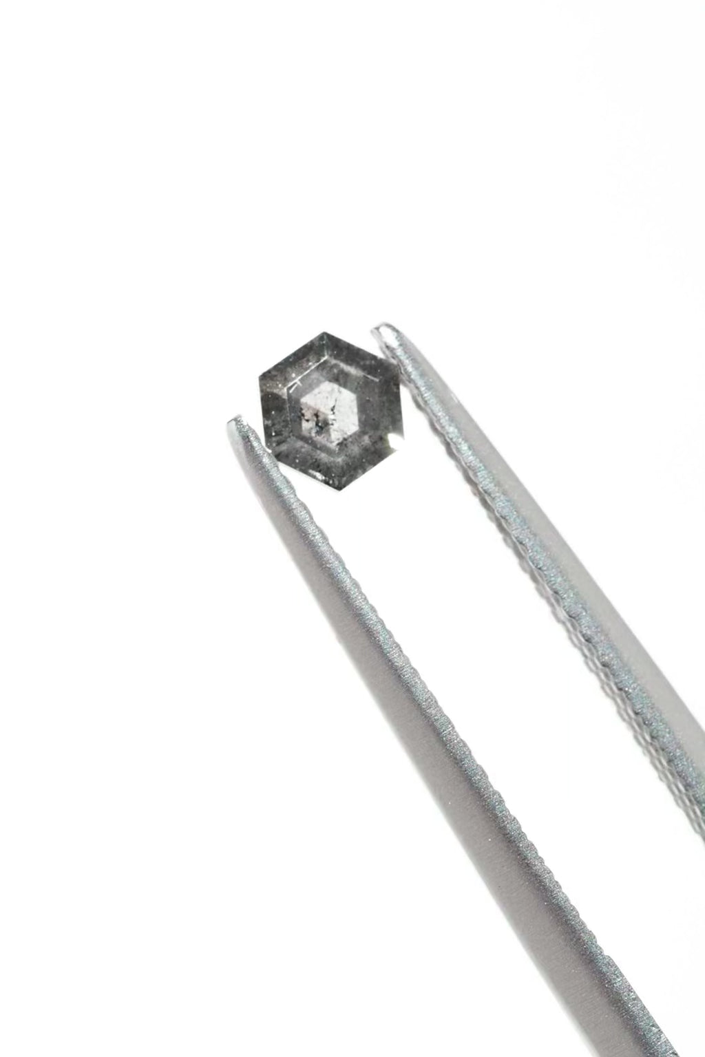 ジュエリースタジオMASHIROの宝石（ルース）販売。ボツワナ産のソルト＆ペッパーダイヤモンド、ヘキサゴンカット・ペンタゴンカット・マーキスカット。ブラック＆ホワイト、そしてブラウンの上質なカラーダイヤモンド。
