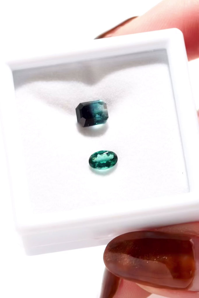 ①インディゴライトトルマリン・オーバル・0.414ct・5.9*4.1mm・コンゴ産②インクブルーバイカラートルマリン・オクタゴン・1.24c・6.5*5.3mm・アフガニスタン産