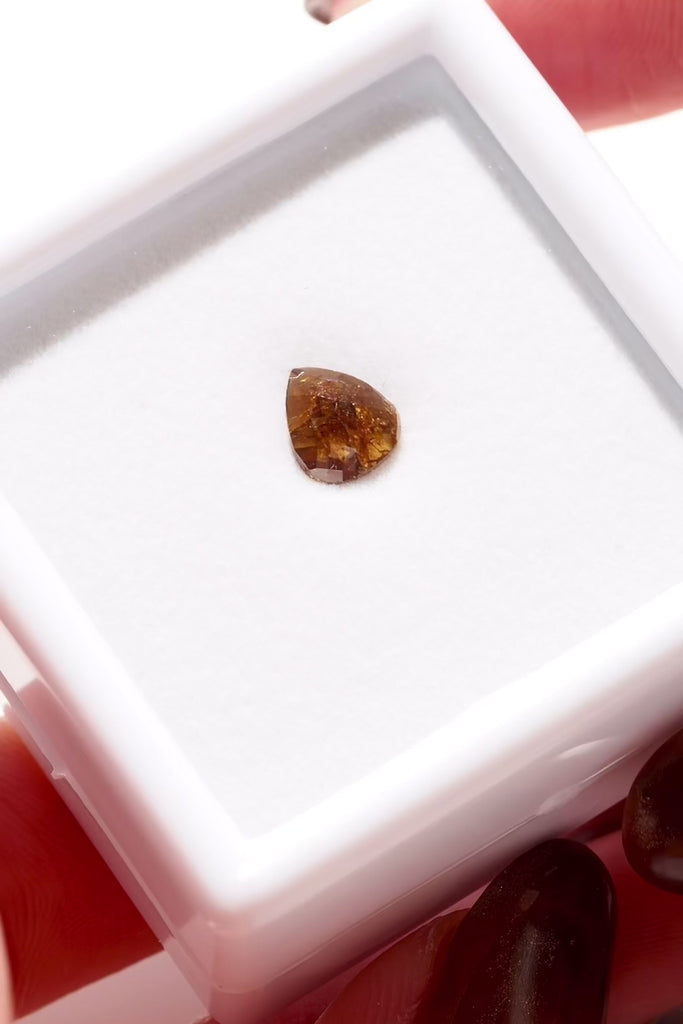 ダイヤモンド・ペアシェイプカット	0.505ct	5.8*6.9mm	オーストラリア産