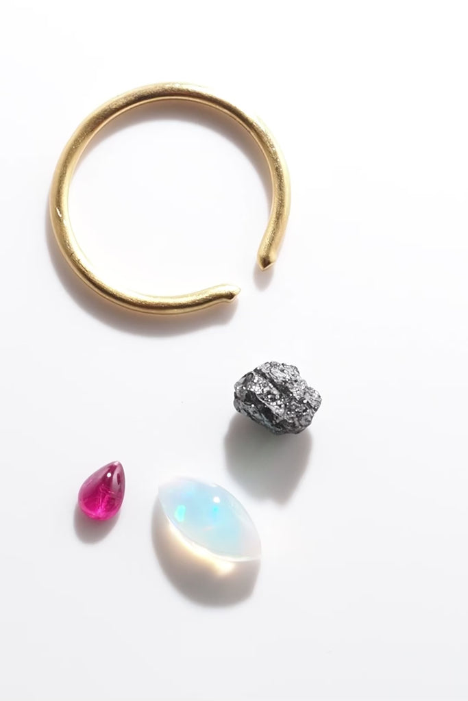 MASHIRO眠れる宝石たちブラックダイヤモンド・オパール・ルビー3石の動画