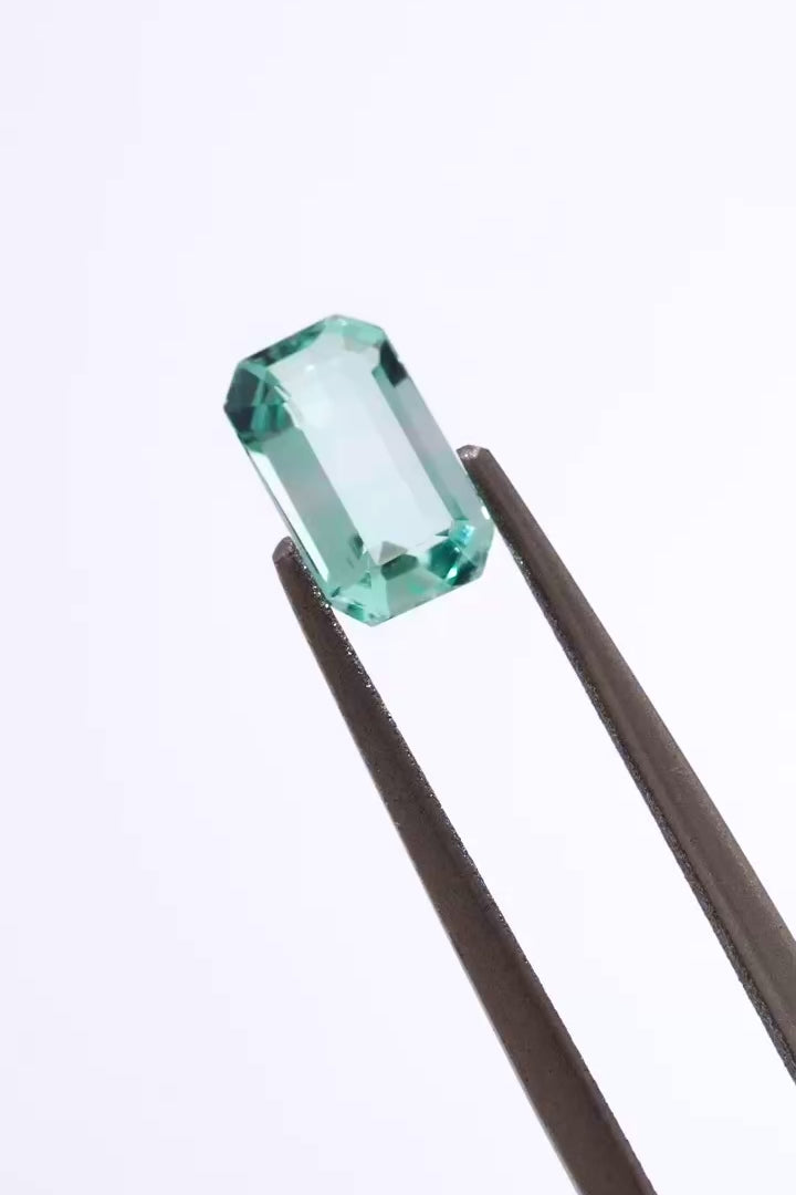 ジュエリースタジオMASHIROの宝石（ルース）販売ページ。ナイジェリア産バイカラーミントグリーンベリルのオクタゴンカットより1カラット前後の個体たち。