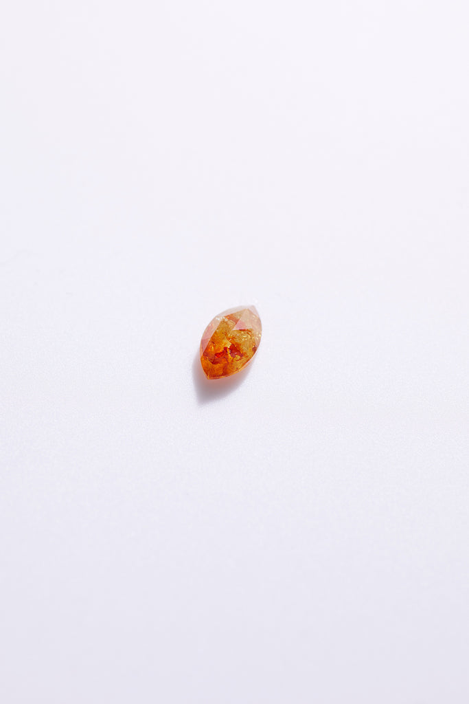 MASHIROキャンディーカラーダイヤモンド1石の写真