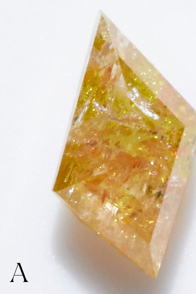 MASHIROキャンディーカラーダイヤモンド1石寄りの写真