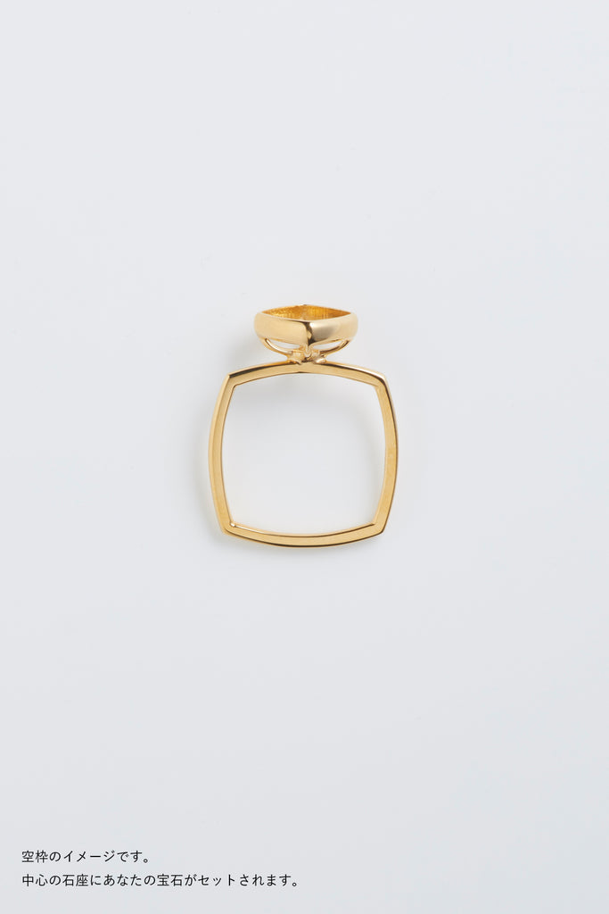 MASHIRO 覆輪留スクエアデザインのリング（指輪）の空枠イエローゴールドの写真